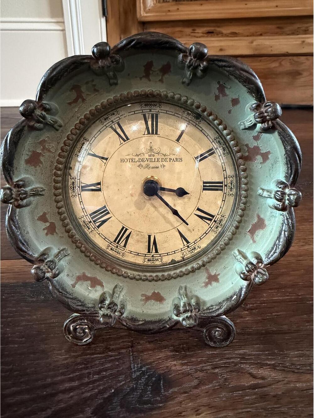 Home Decor | Green Distressed French Country Tabletop Clock | 1131